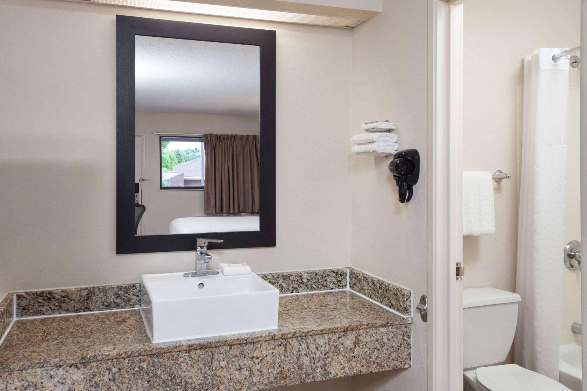 Travelodge By Wyndham Peoria Dış mekan fotoğraf