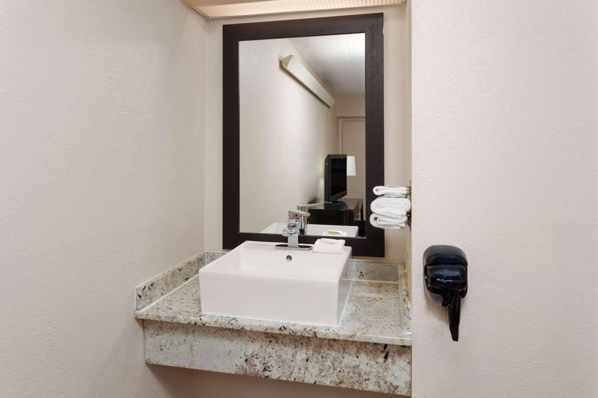 Travelodge By Wyndham Peoria Dış mekan fotoğraf